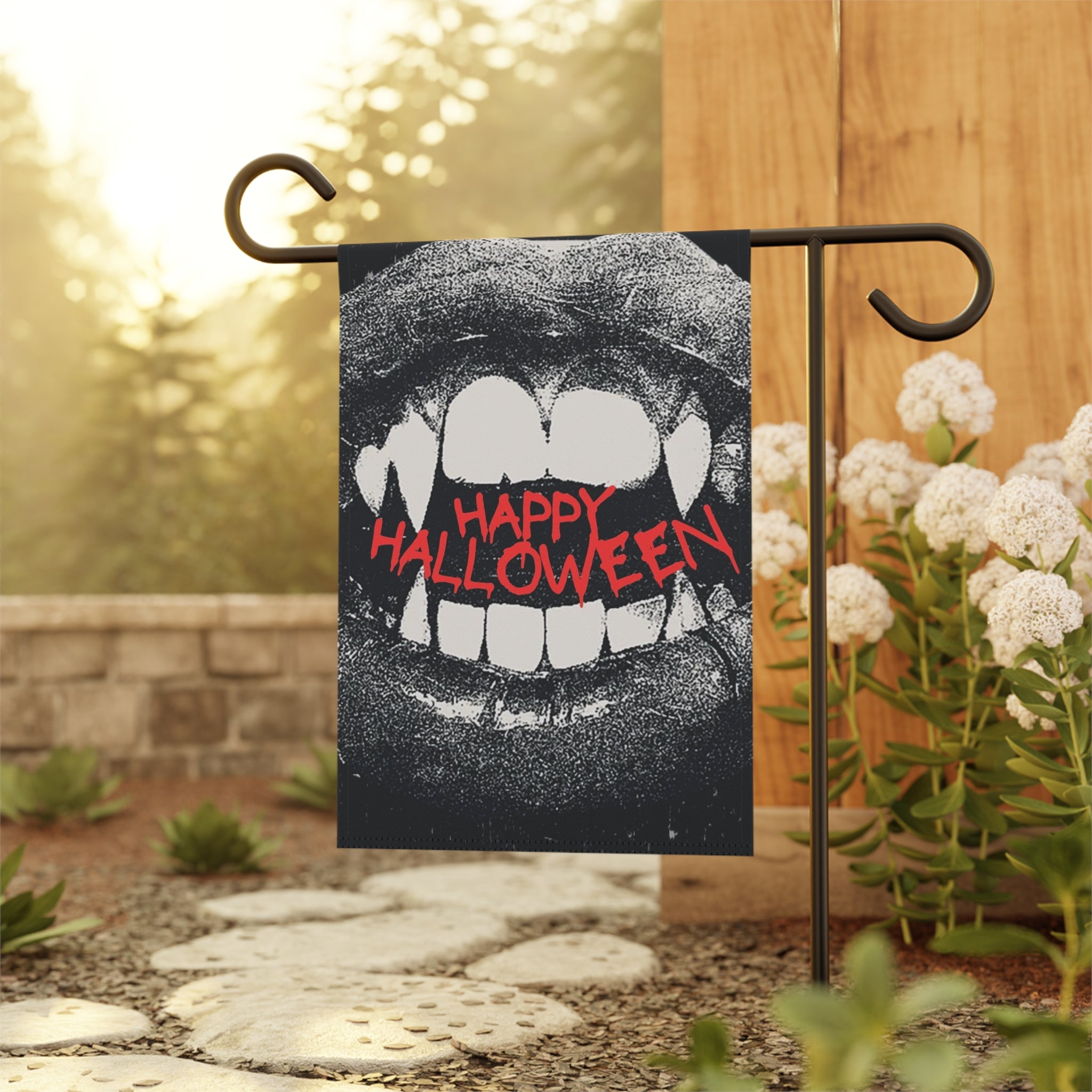 Happy Halloween“ Garten- & Hausbanner mit Vampirzähnen | Gruselige Halloween Flagge