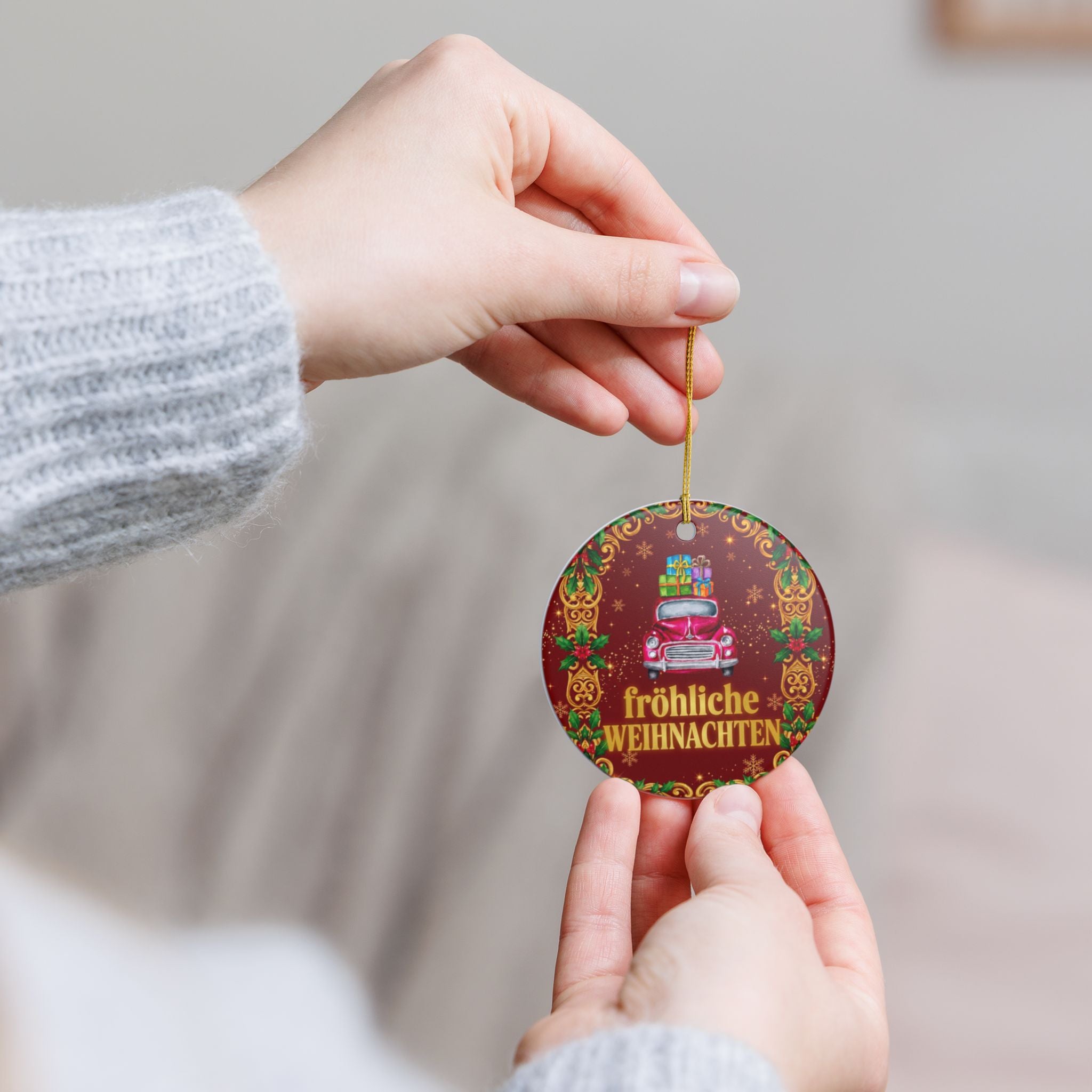 Keramik-Weihnachtskugel „Vintage Roter LKW“ – Nostalgischer Christbaumschmuck mit Golddetails